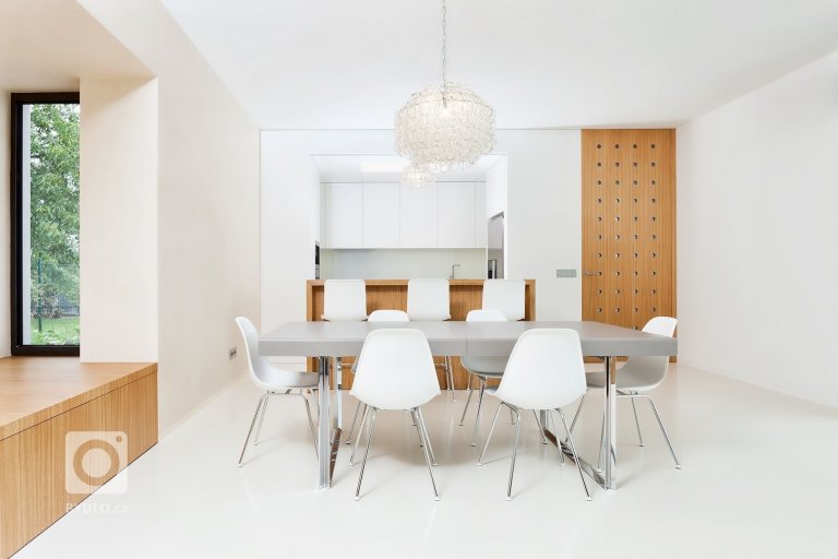 add picture to album