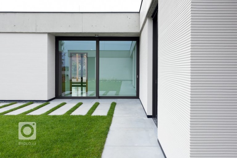 add picture to album