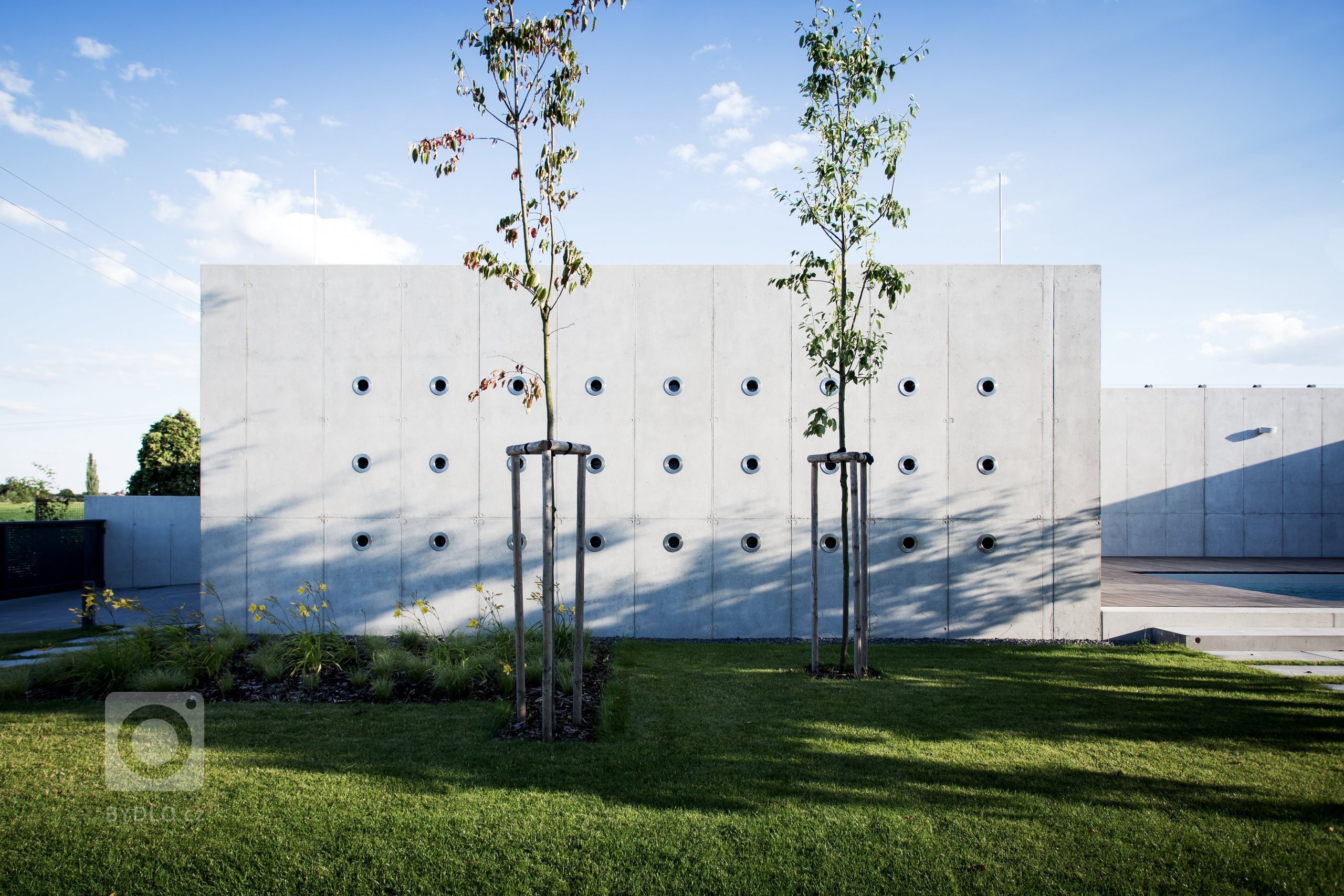 Zahradní pavilon byl realizován jako 2. etapa&nbsp;rodinného domu v&nbsp;Olomouci - Slavoníně. Pavilon je umístěn na jižní hranici pozemku a zakončuje pohled z…