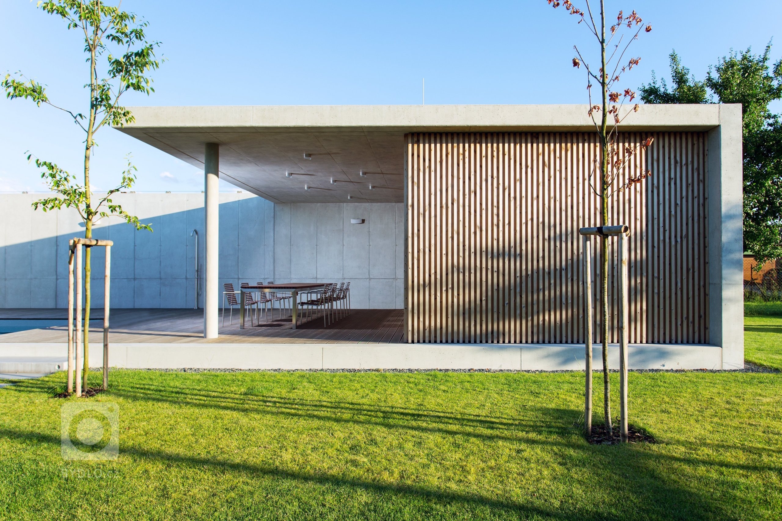 Zahradní pavilon byl realizován jako 2. etapa&nbsp;rodinného domu v&nbsp;Olomouci - Slavoníně. Pavilon je umístěn na jižní hranici pozemku a zakončuje pohled z…