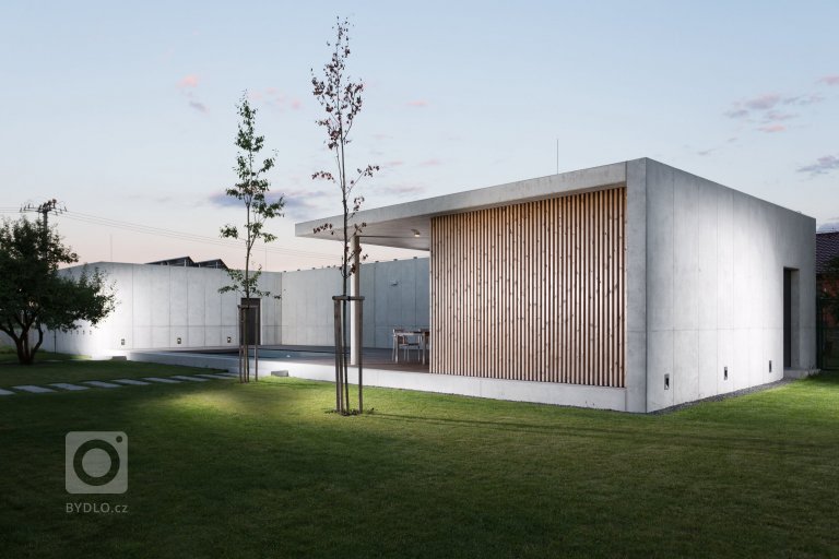 add picture to album