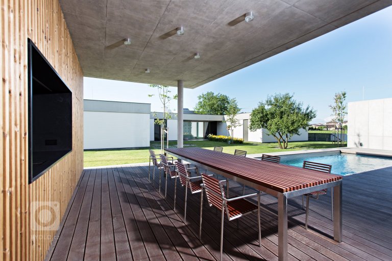 add picture to album