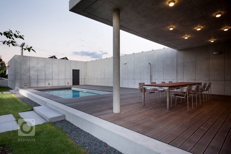 add picture to album