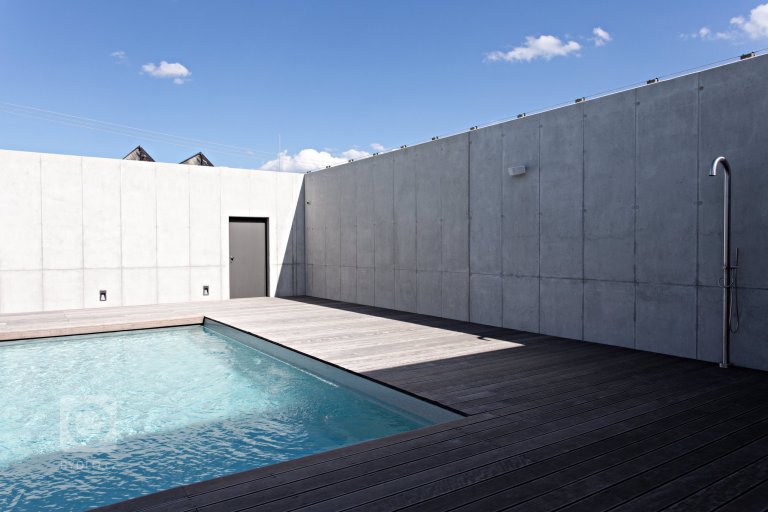 add picture to album