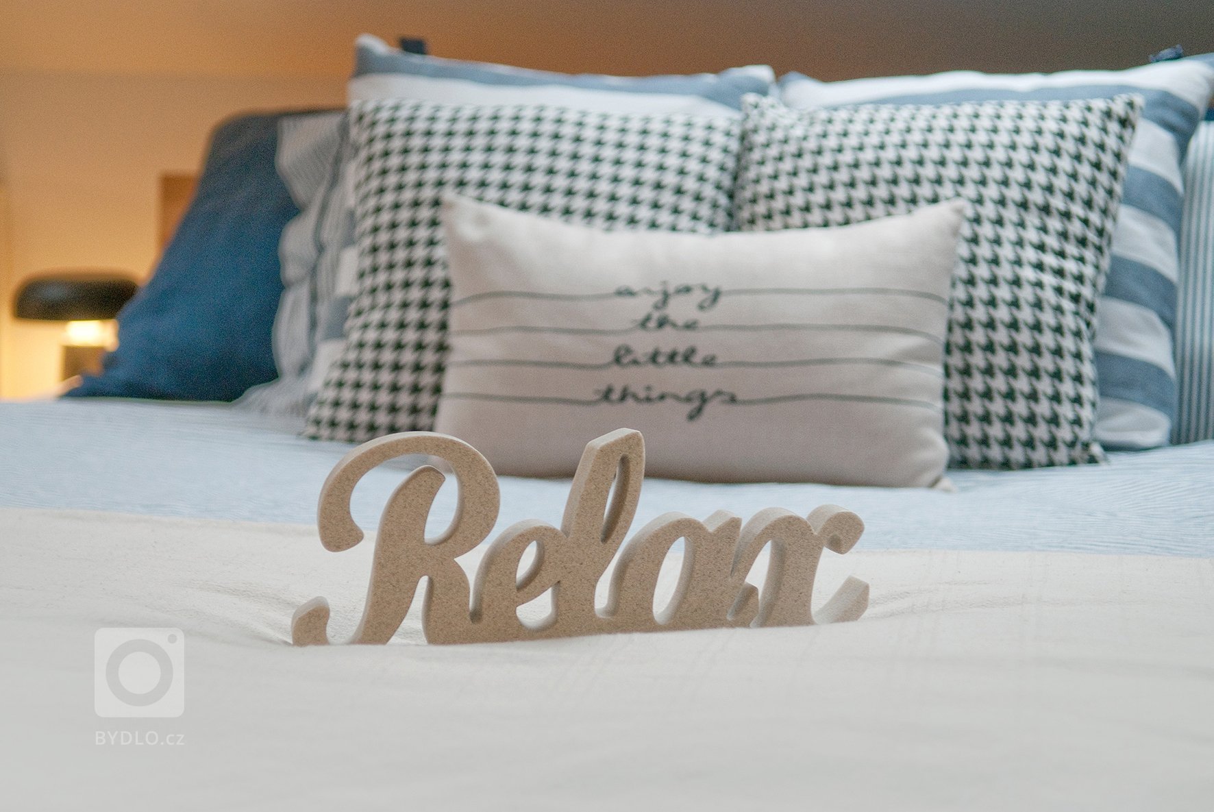 &bdquo;Půdní garsonka jako startovací hnízdo.&ldquo;

Světlá Skandinávie v přírodních tónech, masivní dřevo v&nbsp;kontrastu s čistou bílou doplněné…