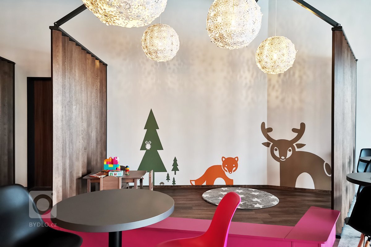 Projekt kavárny Pink Café je zrealizován podle designové studie, na které jsem se podílel společně s&nbsp;architektonickou kanceláří Siadesign. Kavárna je v…