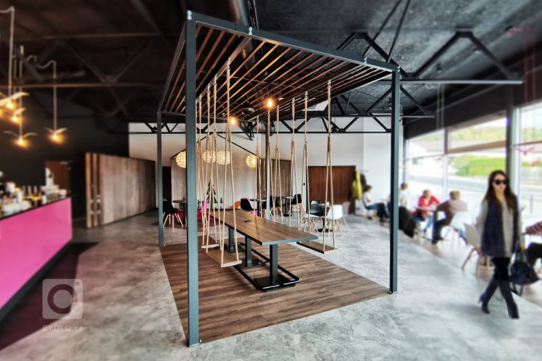 add picture to album