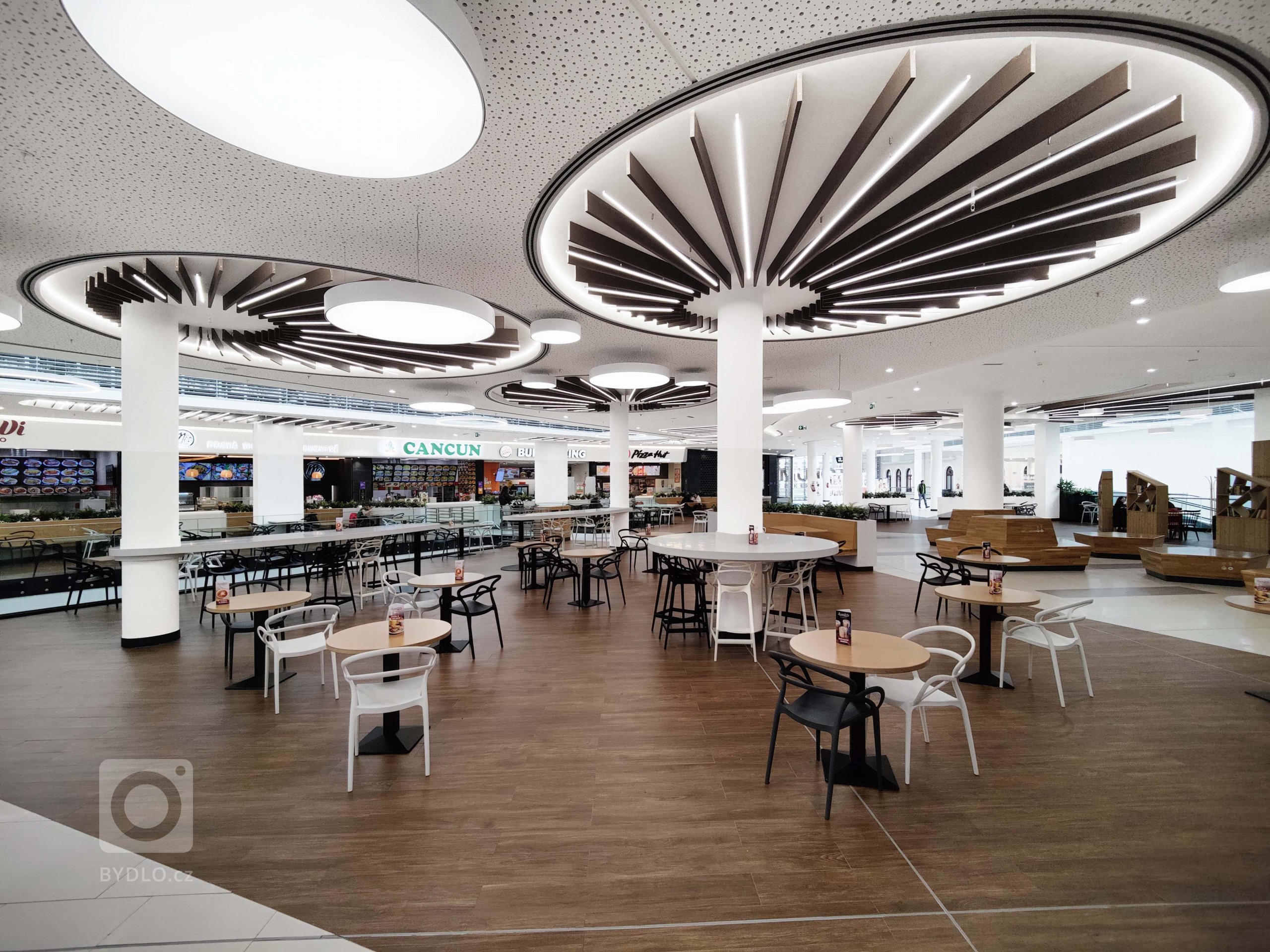 Na projektu OC Forum Liberec, jsem spolupracoval s&nbsp;architektonickou kanceláří Siadesign, díky které jsem se k&nbsp;projektu dostal. Jednalo se o&nbsp…