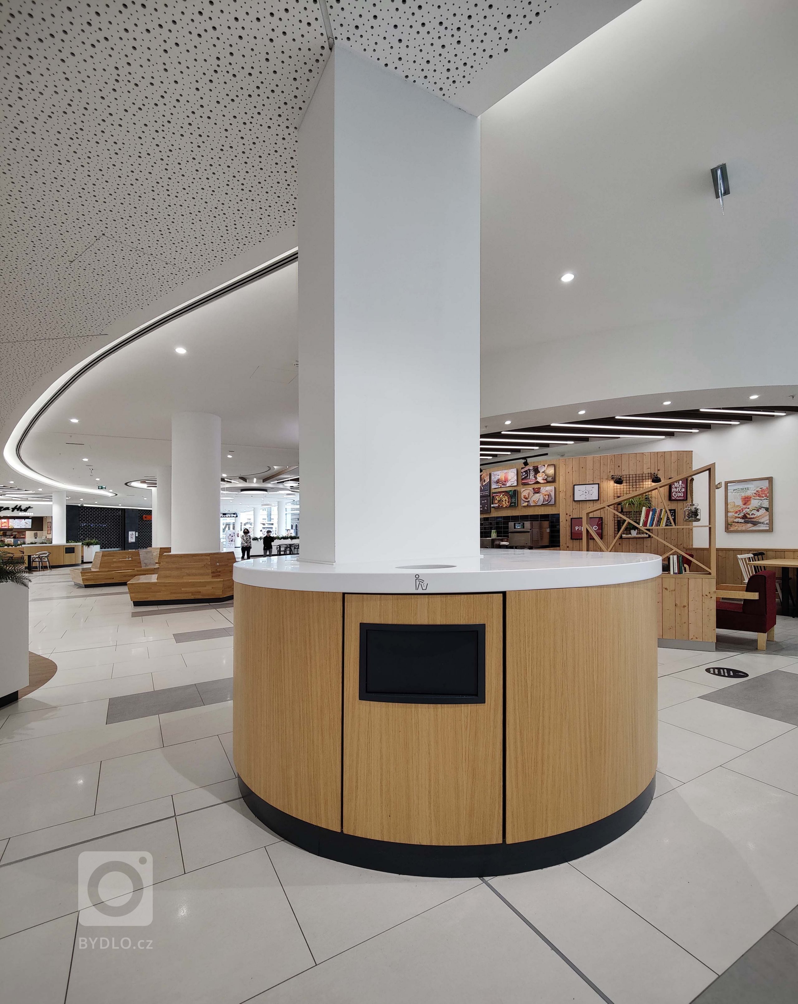 Na projektu OC Forum Liberec, jsem spolupracoval s&nbsp;architektonickou kanceláří Siadesign, díky které jsem se k&nbsp;projektu dostal. Jednalo se o&nbsp…