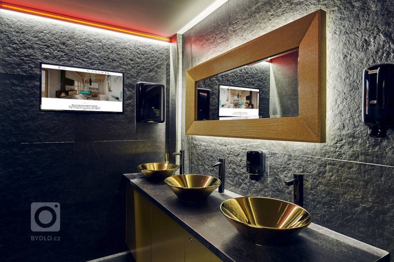 add picture to album