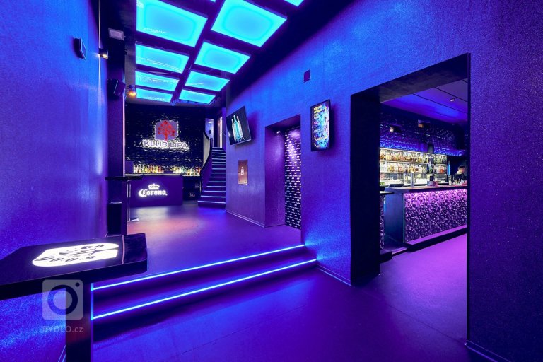 add picture to album