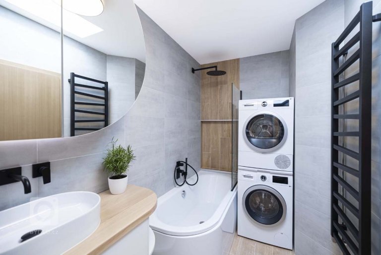 add picture to album