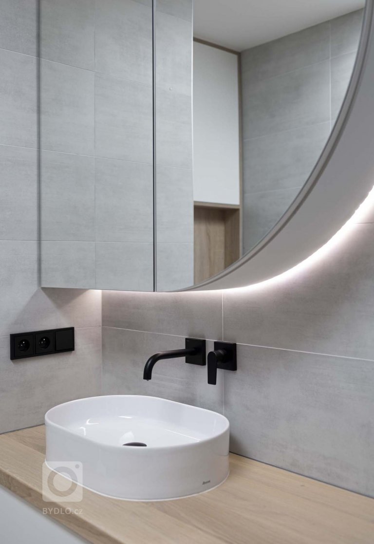 add picture to album