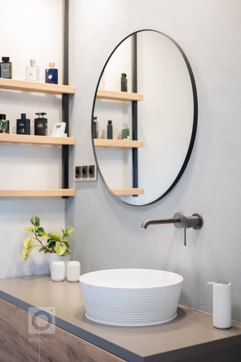 add picture to album