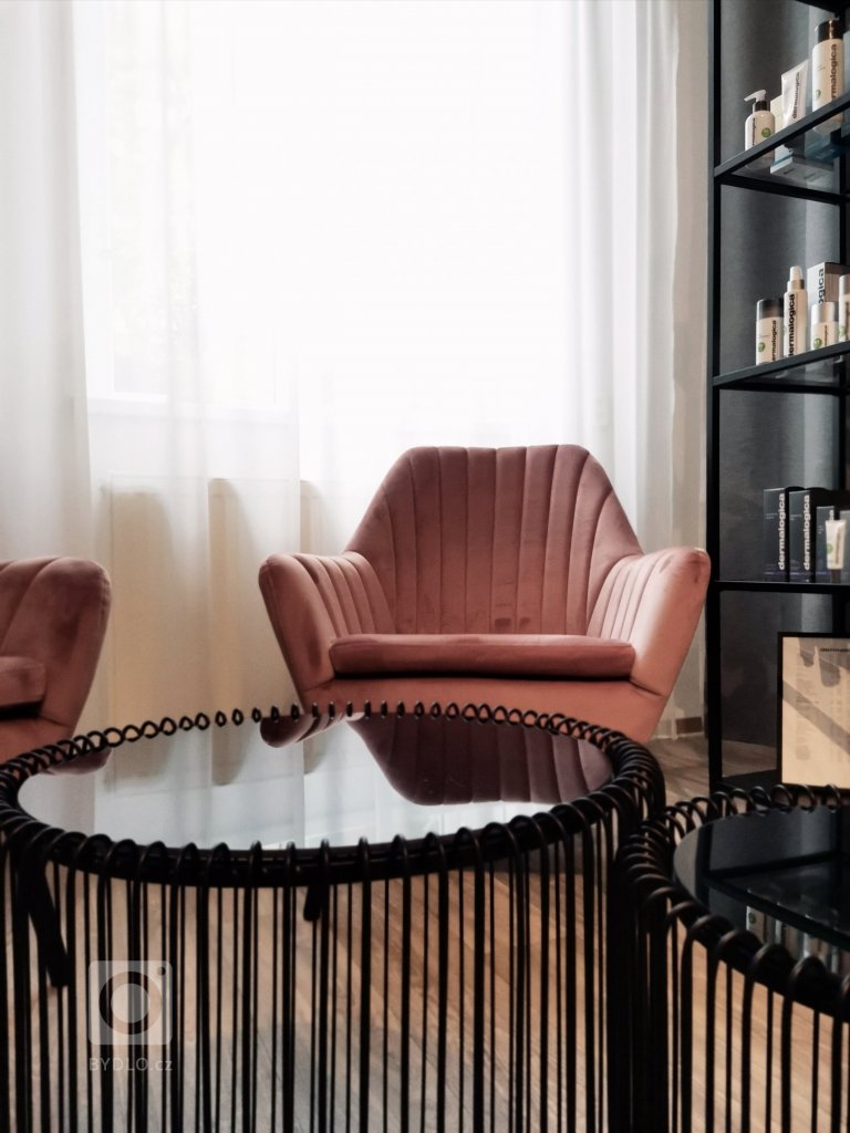 add picture to album