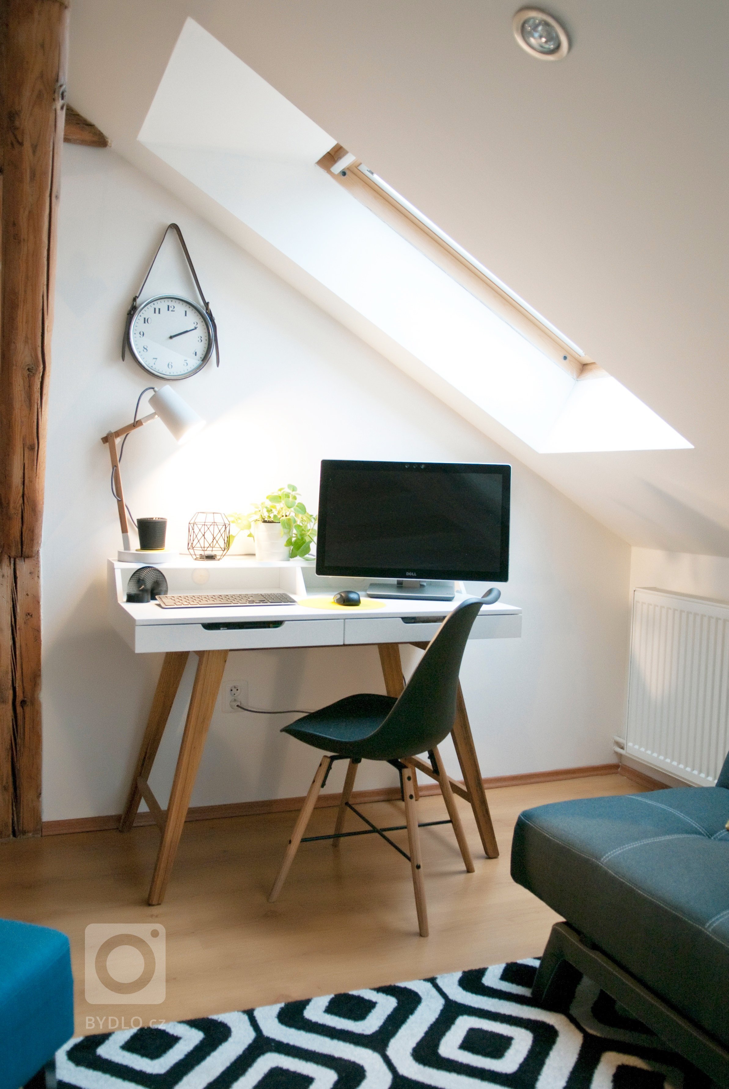 &bdquo;Půdní garsonka jako startovací hnízdo.&ldquo;

Světlá Skandinávie v přírodních tónech, masivní dřevo v&nbsp;kontrastu s čistou bílou doplněné…