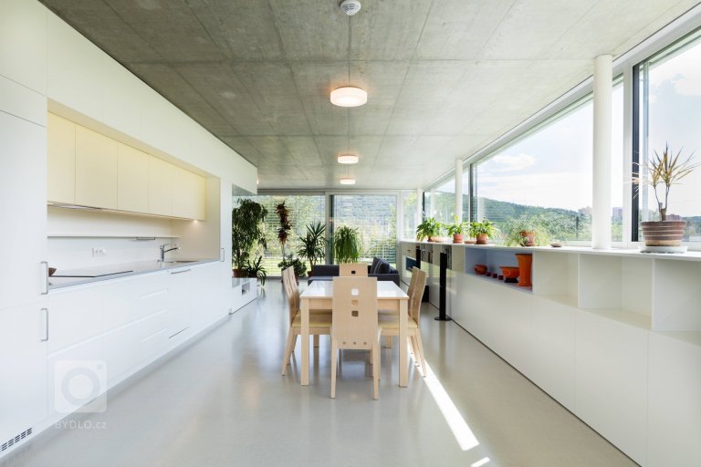 add picture to album