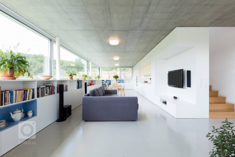 add picture to album