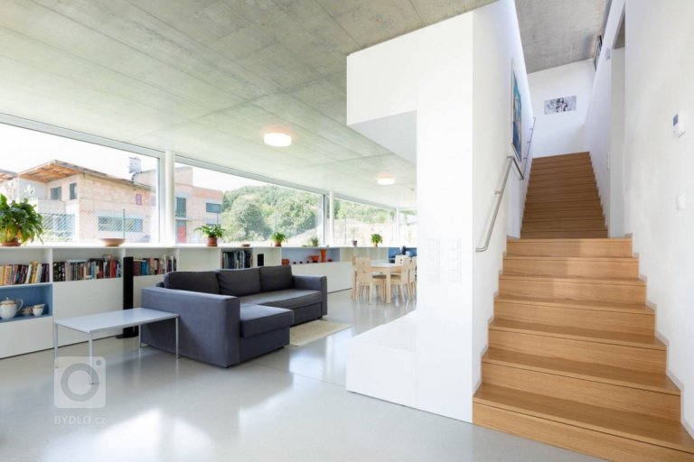 add picture to album