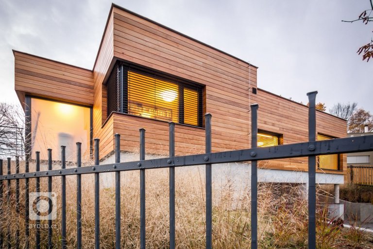 add picture to album