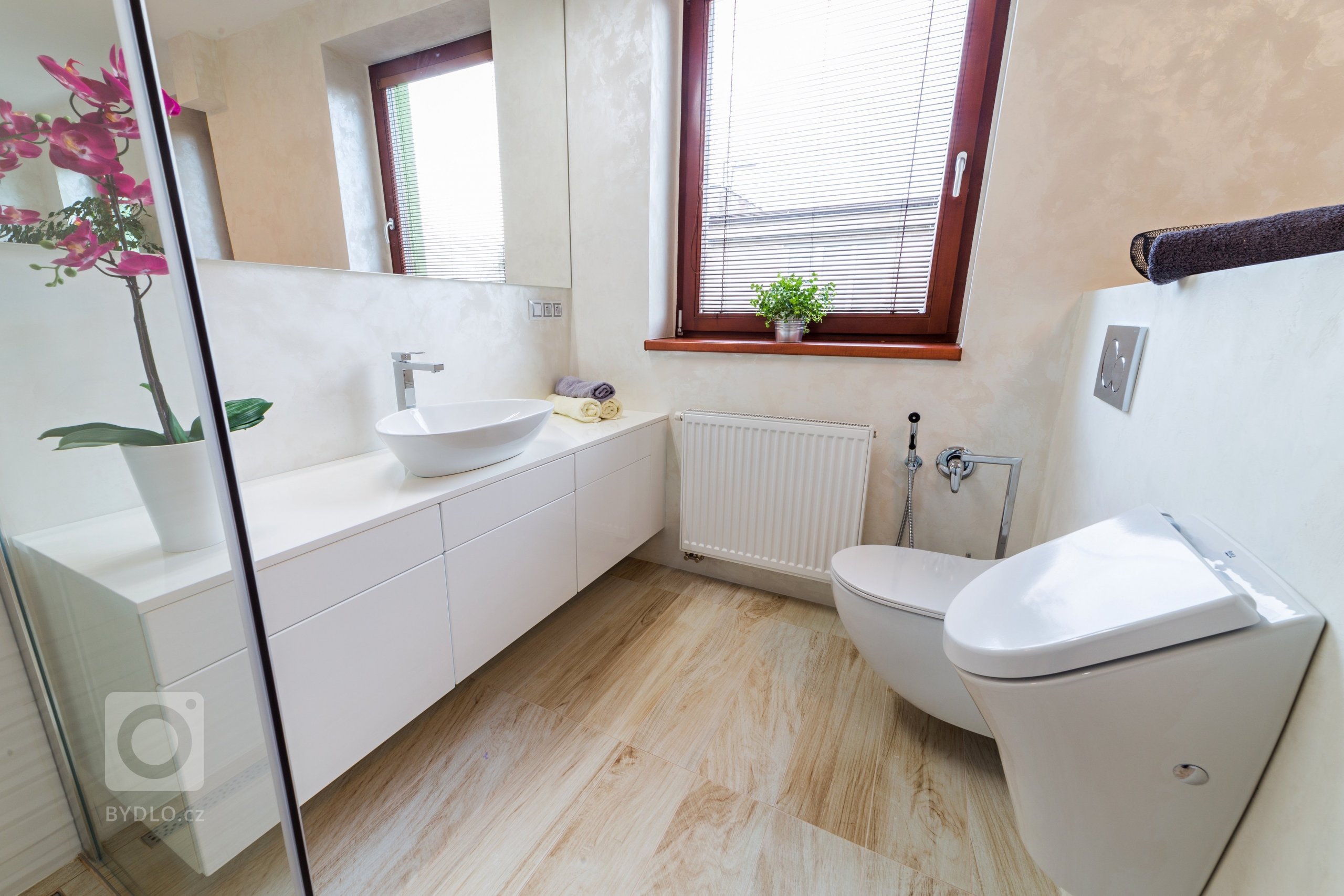 Postarší vilku nedaleko Kolína si vybrali mladí manželé jako svůj nový domov a útočiště pro klidný život s&nbsp;rychlým dosahem do hlavního města. Dům však již…