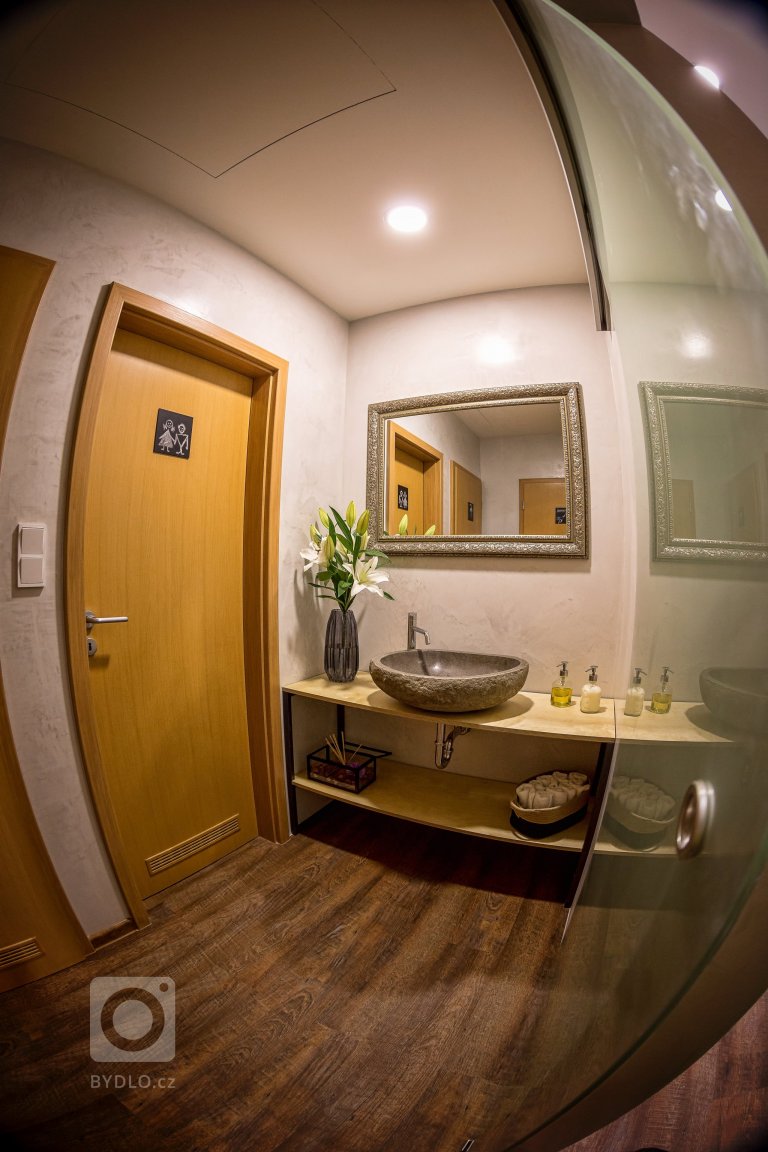 add picture to album