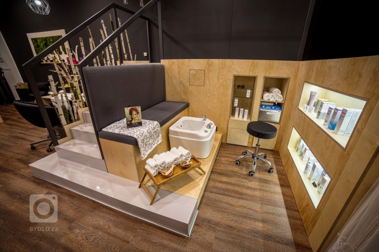 add picture to album