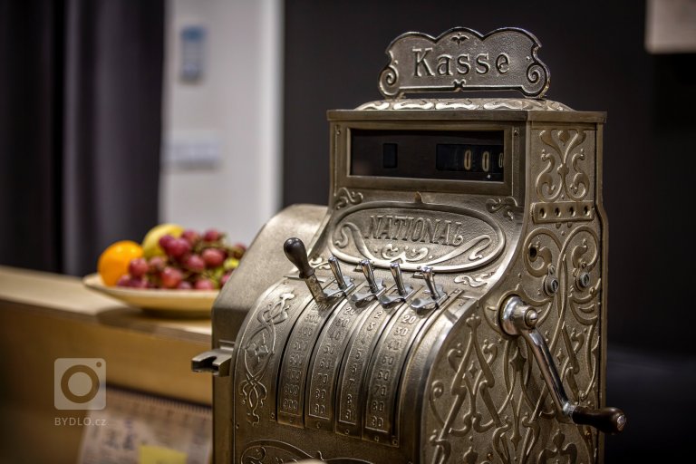 add picture to album