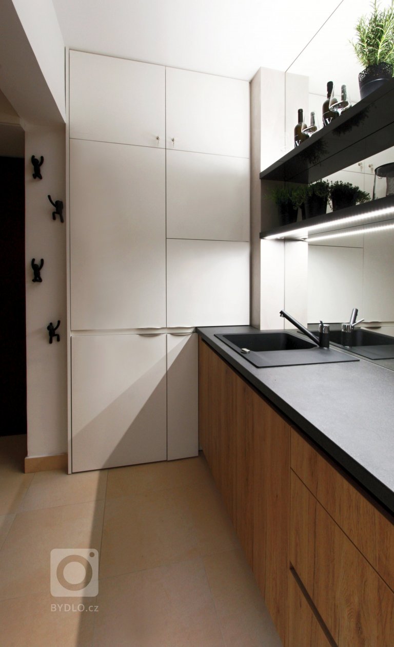 add picture to album