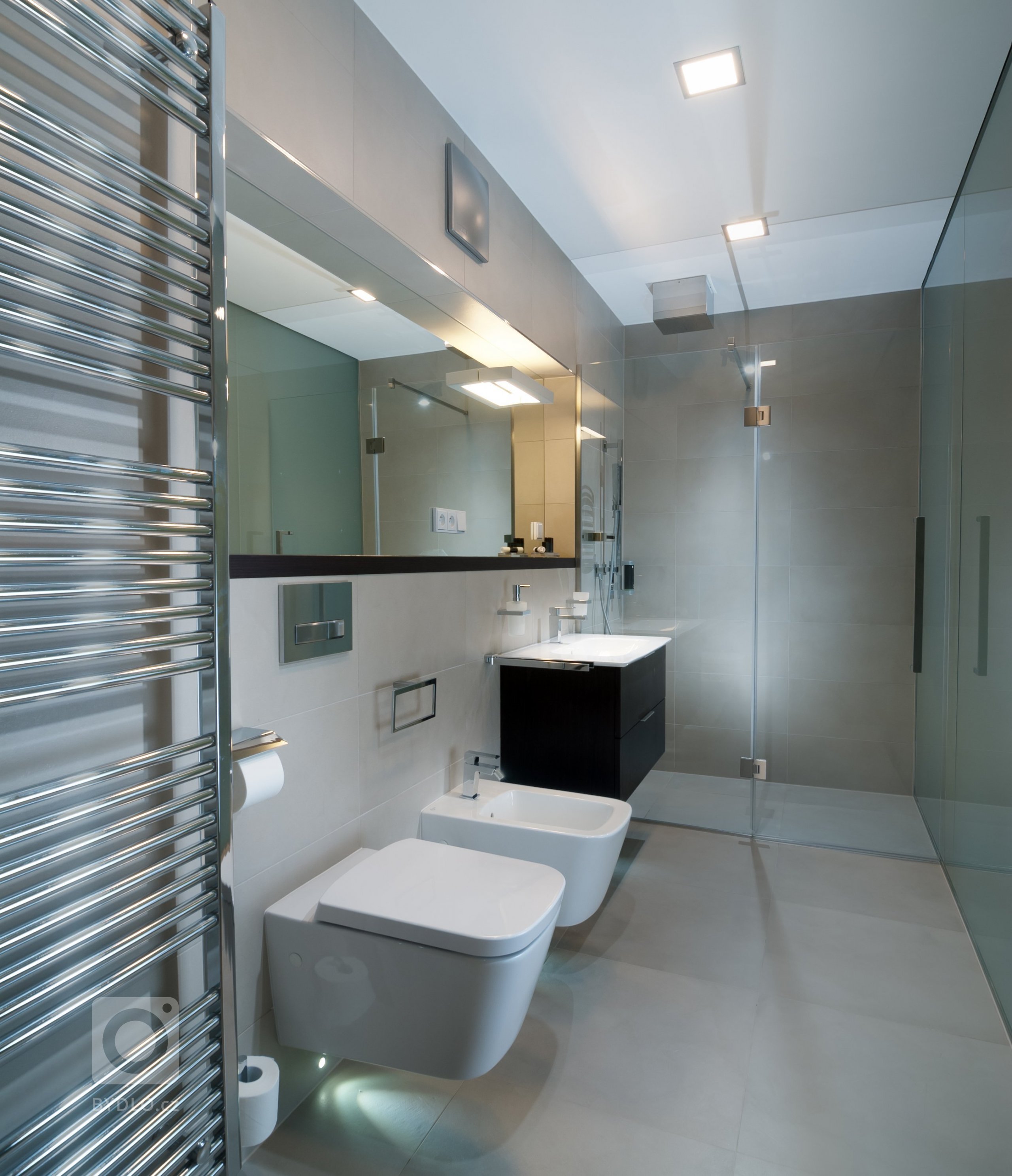 Koupelna v hotelu a wellness Bedřiška - obklady a sanita od Keramiky Soukup