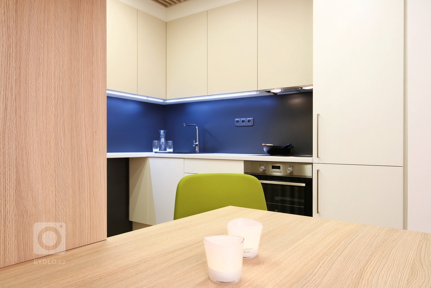 Zejména u malometrážních bytů jsou díky vysokým pořizovacím cenám stále žádanější chytrá řešení. My jsme jedno takové zvládli!&nbsp;

Byt na ulici Kigginsova…