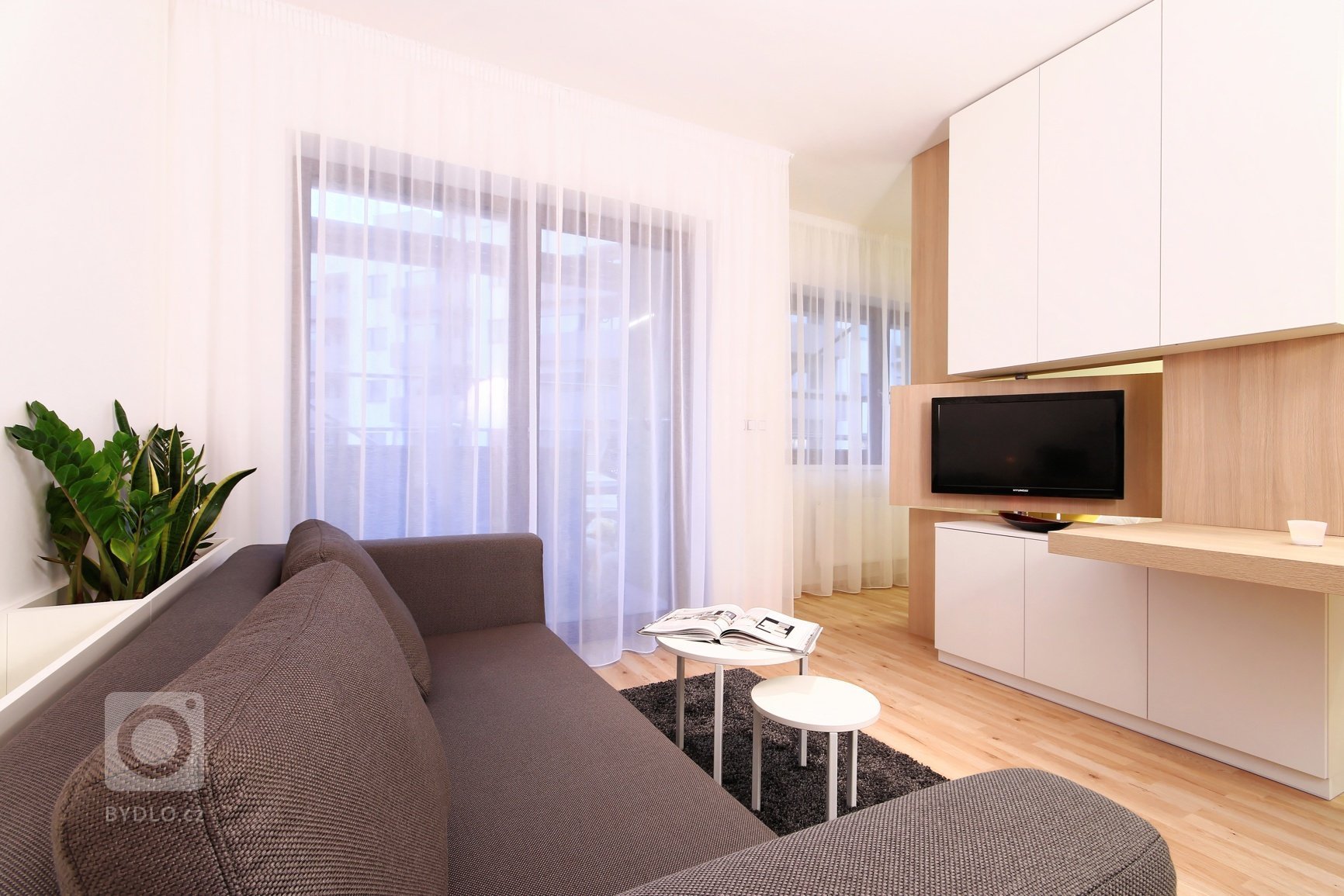 Zejména u malometrážních bytů jsou díky vysokým pořizovacím cenám stále žádanější chytrá řešení. My jsme jedno takové zvládli!&nbsp;

Byt na ulici Kigginsova…