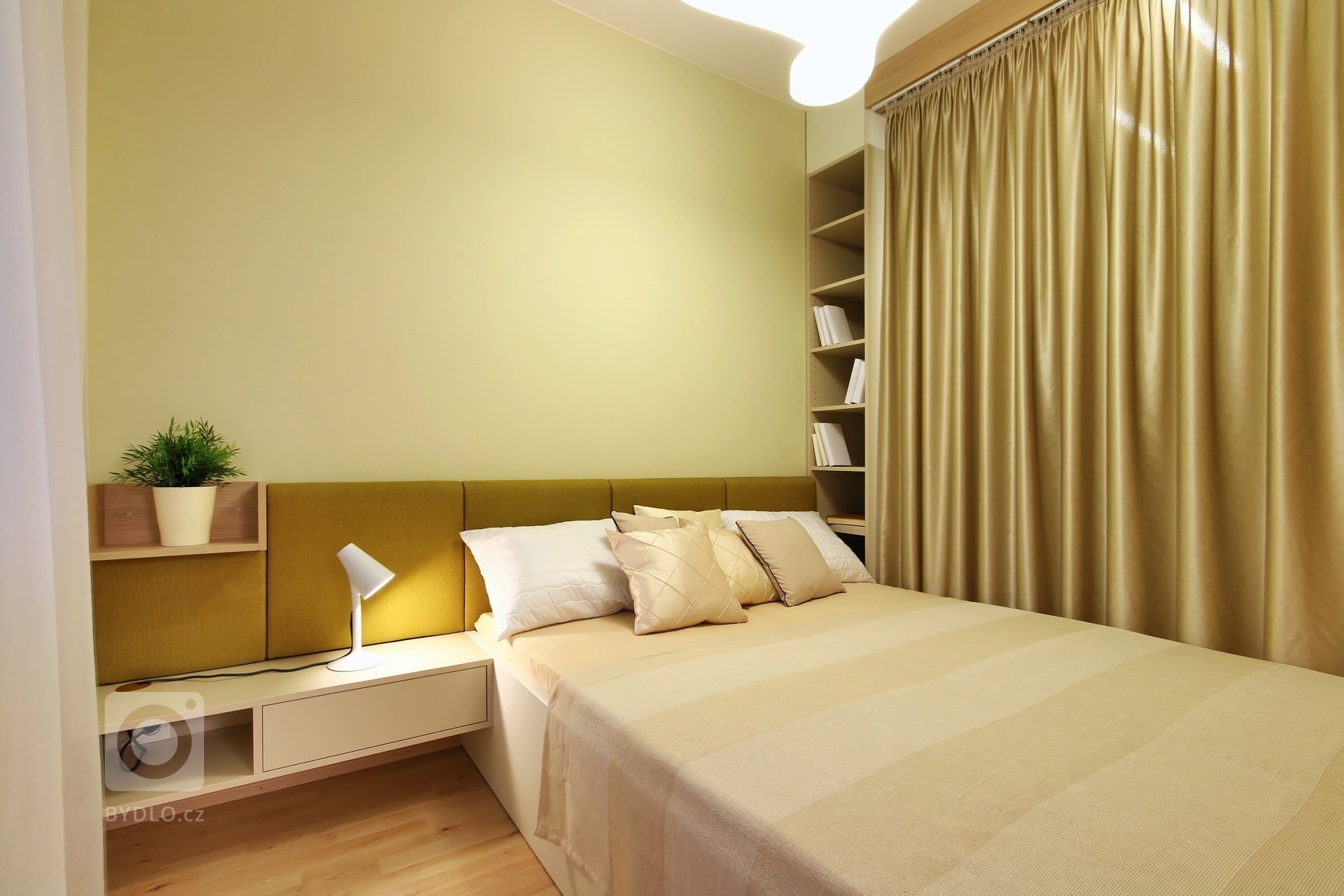 Zejména u malometrážních bytů jsou díky vysokým pořizovacím cenám stále žádanější chytrá řešení. My jsme jedno takové zvládli!&nbsp;

Byt na ulici Kigginsova…