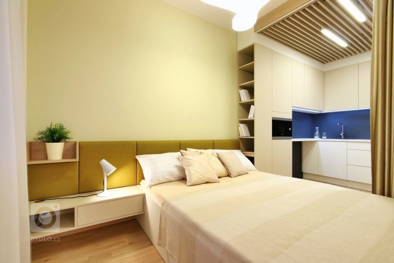 add picture to album