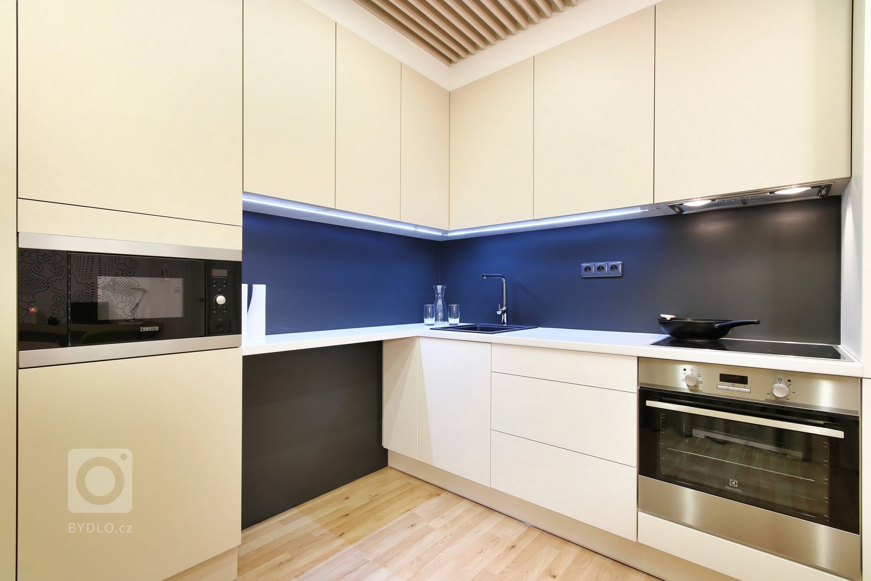 Zejména u malometrážních bytů jsou díky vysokým pořizovacím cenám stále žádanější chytrá řešení. My jsme jedno takové zvládli!&nbsp;

Byt na ulici Kigginsova…