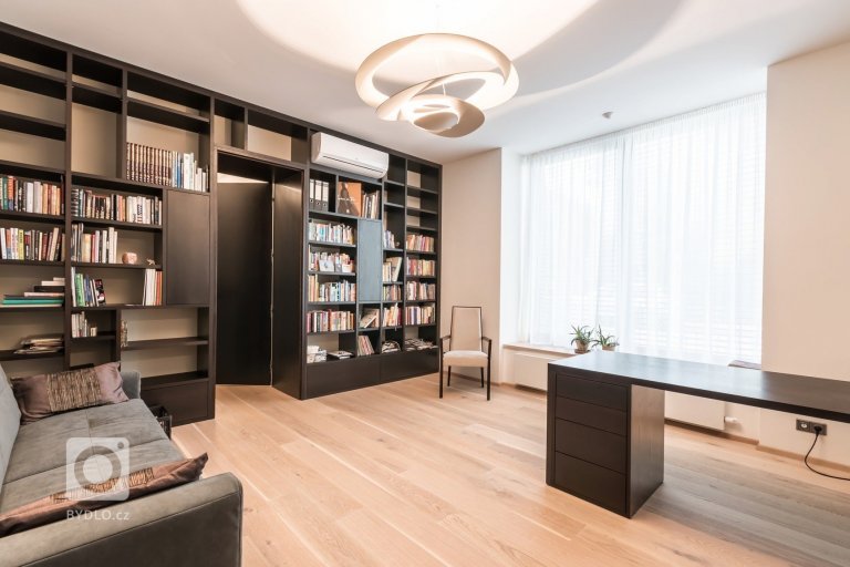 add picture to album