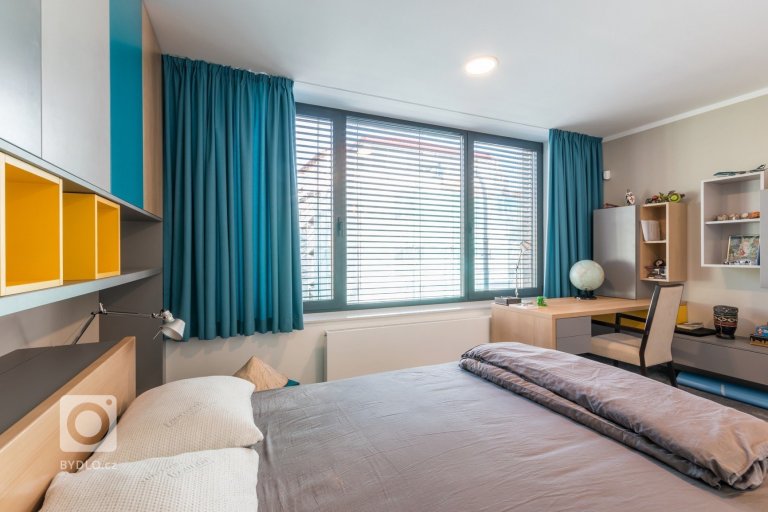 add picture to album