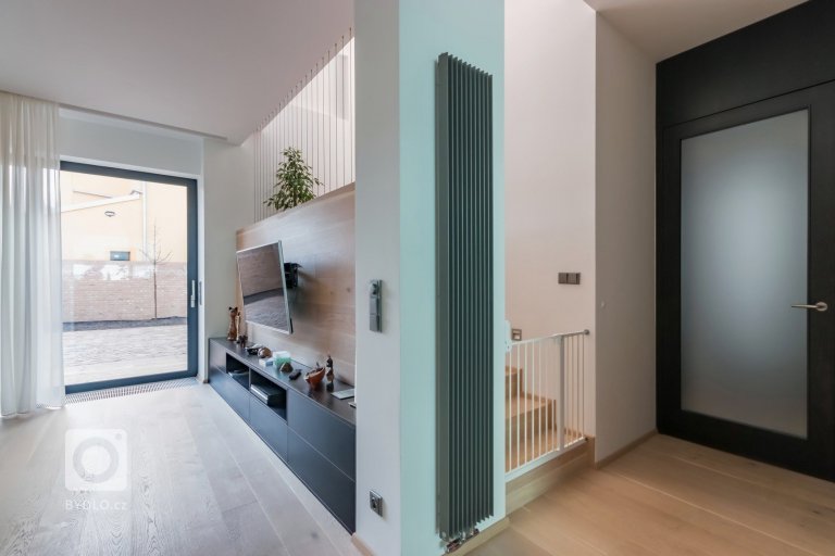 add picture to album