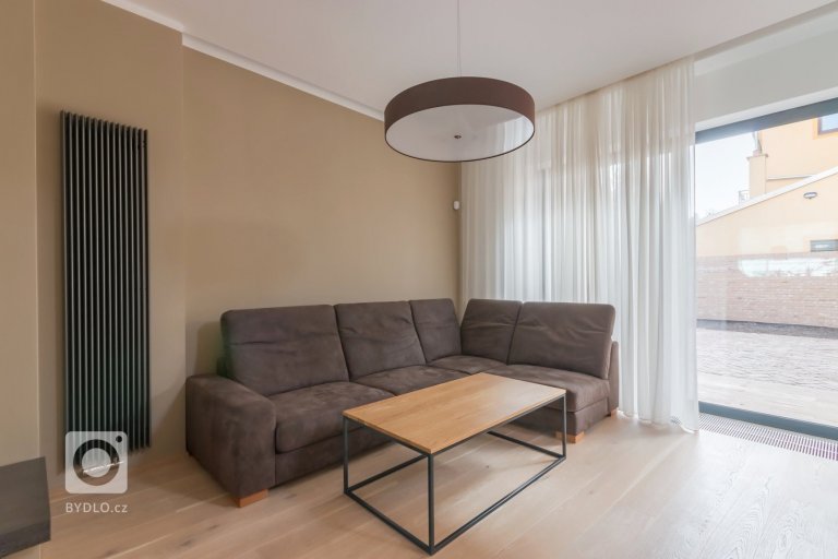 add picture to album