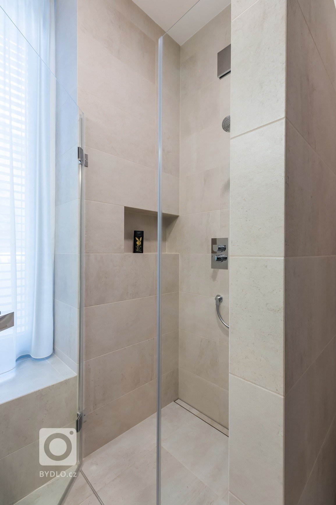 Nový dům na historických sklepech, to je výsledek našeho citlivého snažení, které se inspirovalo požadavky investora. Ladění detailů jsme zvládli na jedničku.…