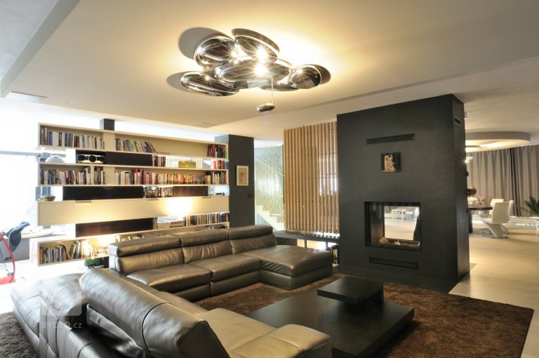 add picture to album