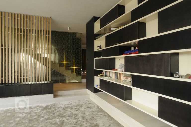 add picture to album