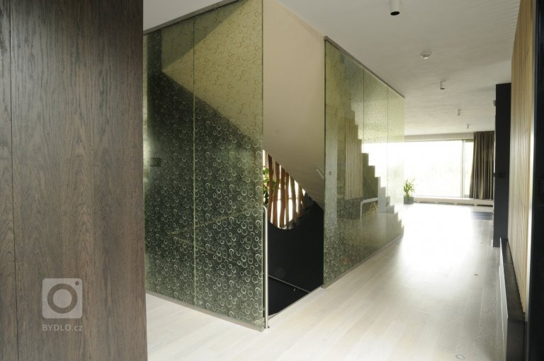 add picture to album