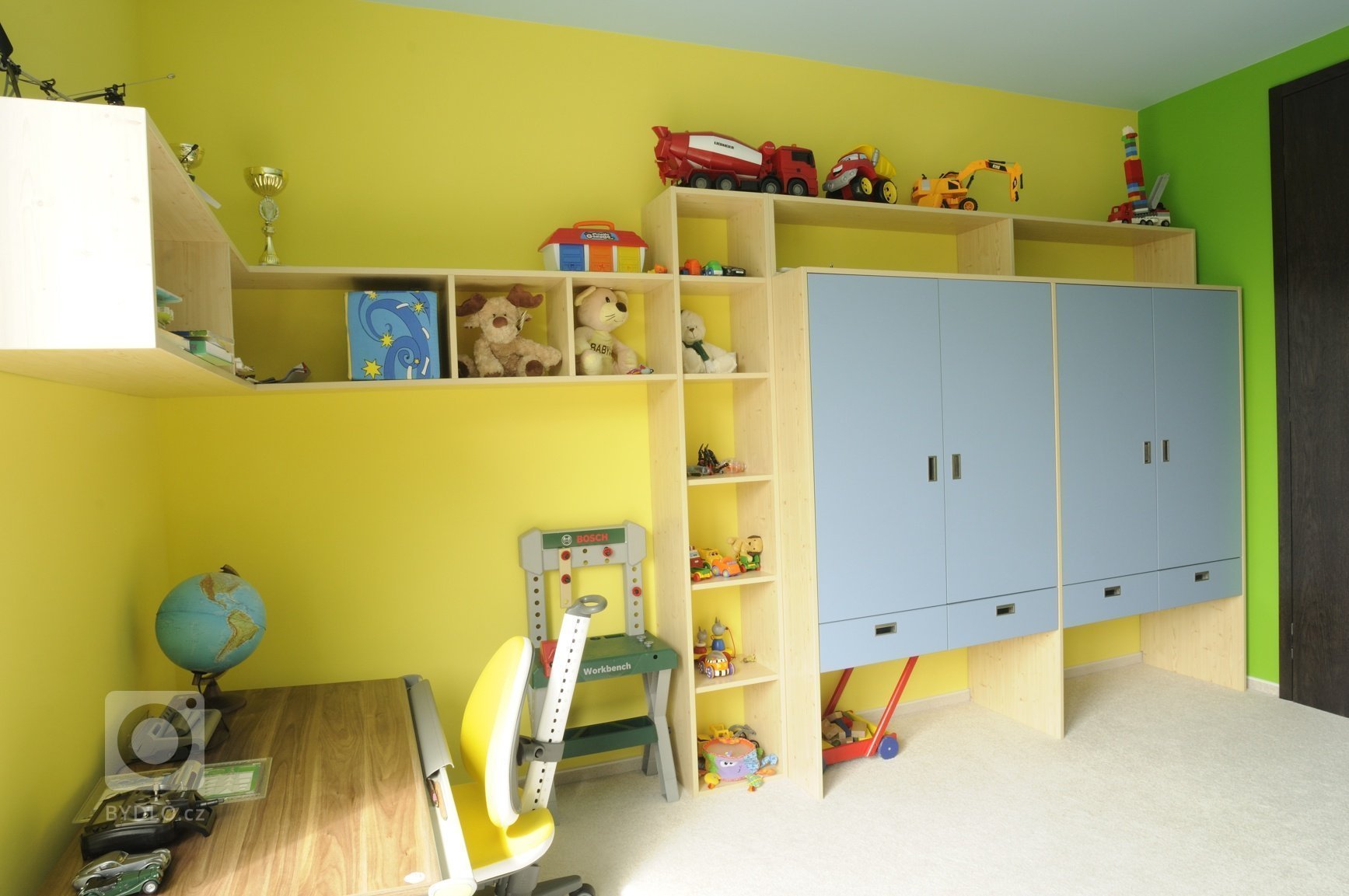 Výjimečná realizace ve výjimečném domě zahrnula výrobu nábytku na míru i praktické stavební úpravy. Podstata novostavby domu, stojícího nedaleko lesa v&nbsp…