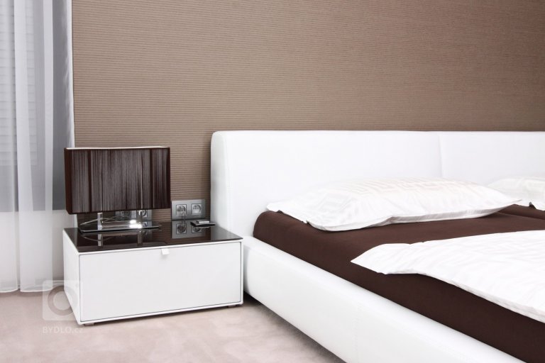 add picture to album