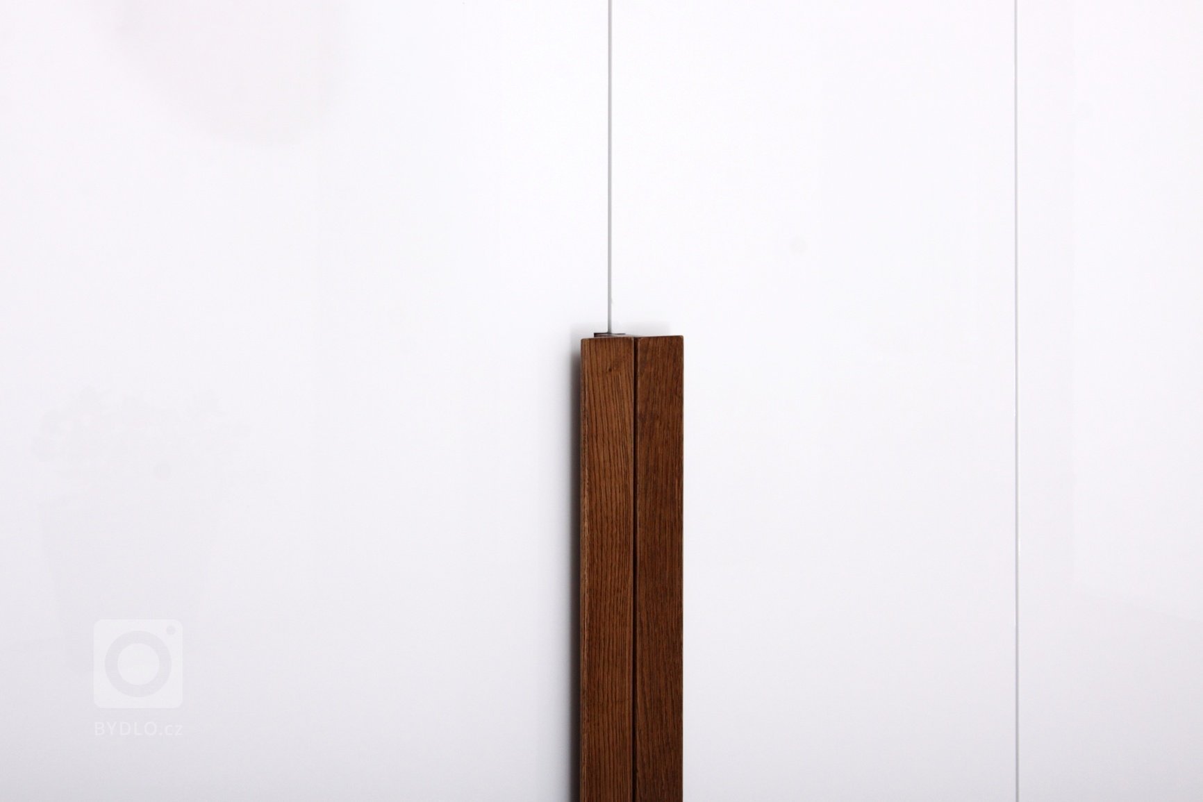 Realizace interiéru plná vzdušnosti a pocitu svobody přinesla použití netradičních materiálů a designového nábytku.&nbsp;Dispozice: 5kk Užitná plocha: 480 m2…