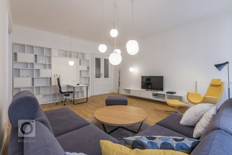 add picture to album