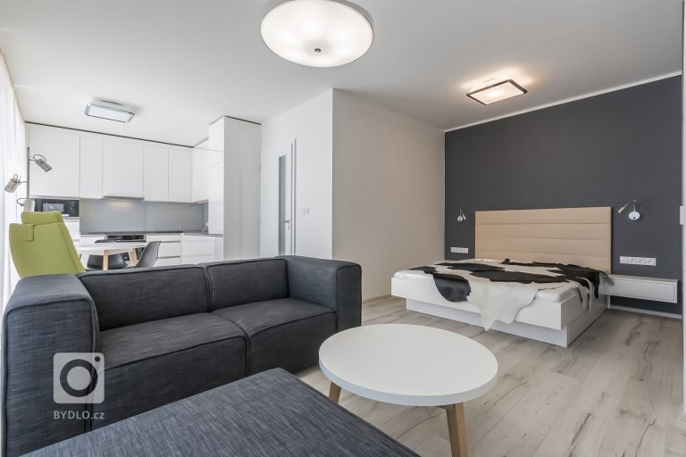 add picture to album