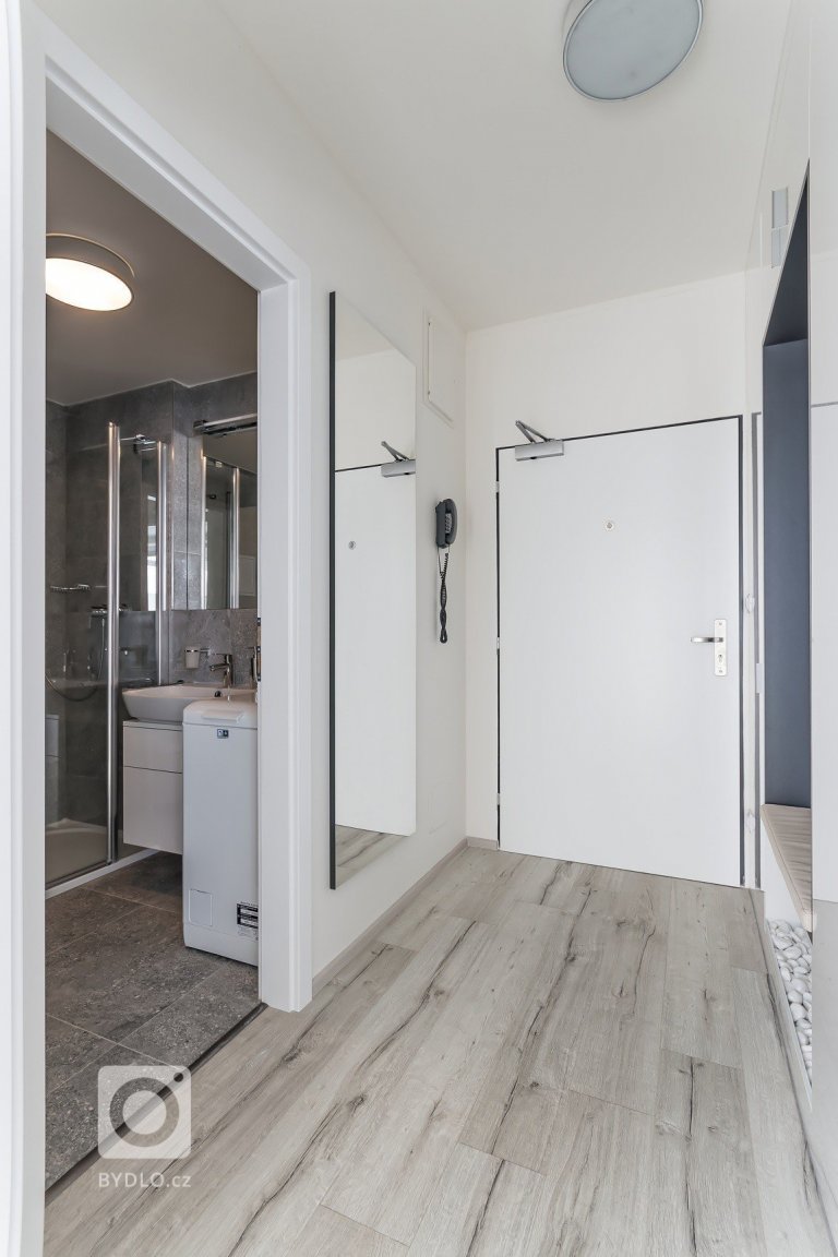 add picture to album