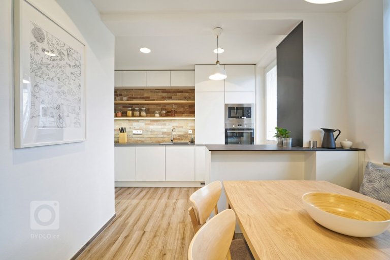 add picture to album